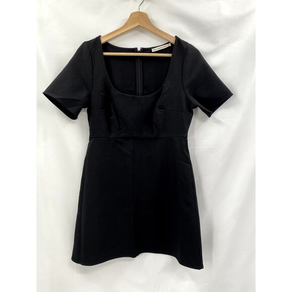 Abercrombie & Fitch Black Scoop Neck Shift Mini Dress -  threedaughtersproperties.com
